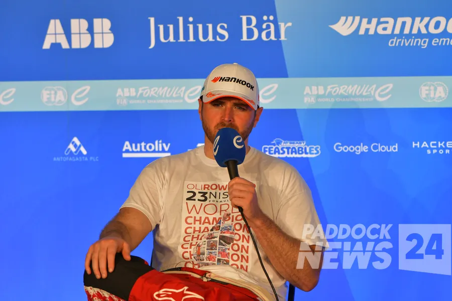 Oliver Rowland durante la conferenza stampa post Gara 2 dell'E-Prix di Berlino